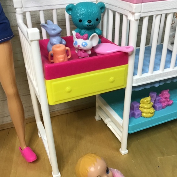 Barbie Doll and Nursery Playset - Picture 8 of 8